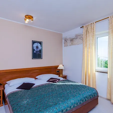 Nicol - Two-bedroom With Terrace And Sea View شقة دوبروفينك