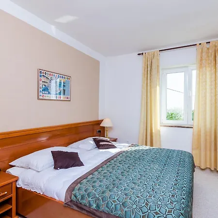 Nicol - Two-bedroom With Terrace And Sea View شقة *