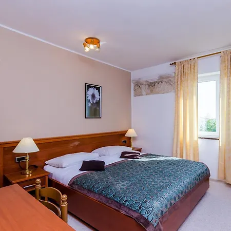 Apartment Nicol - Two-bedroom With Terrace And Sea View