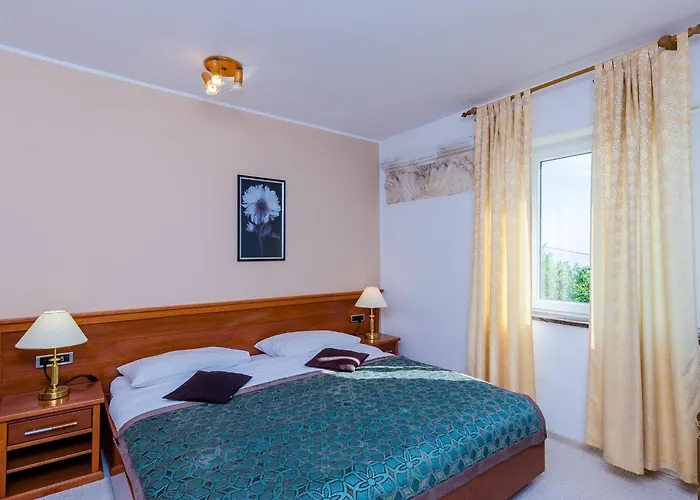 Nicol - Two-bedroom With Terrace And Sea View Apartment Dubrovnik