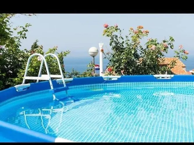 Nicol - Two-bedroom With Terrace And Sea View