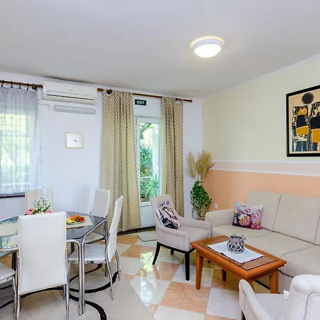 Appartement Nicol - Two-bedroom With Terrace And Sea View *